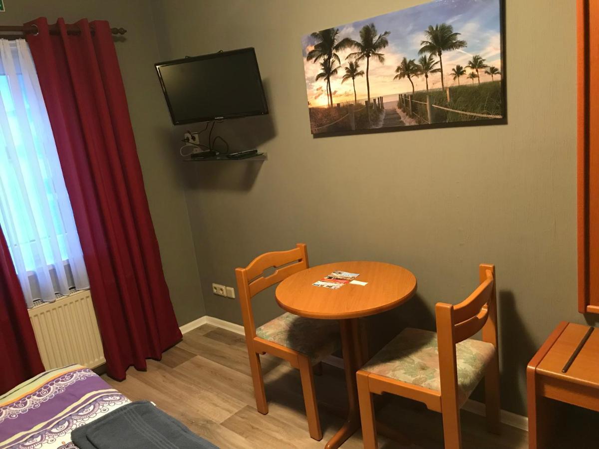 Pension Am Stadtrand Zerbst Bagian luar foto